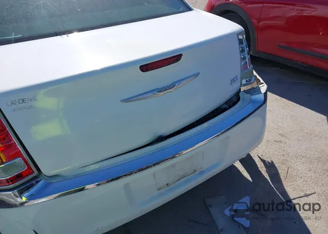 2013 Chrysler 300 Motown z USA, uszkodzony, nr VIN 2C3CCAAG3DH533939